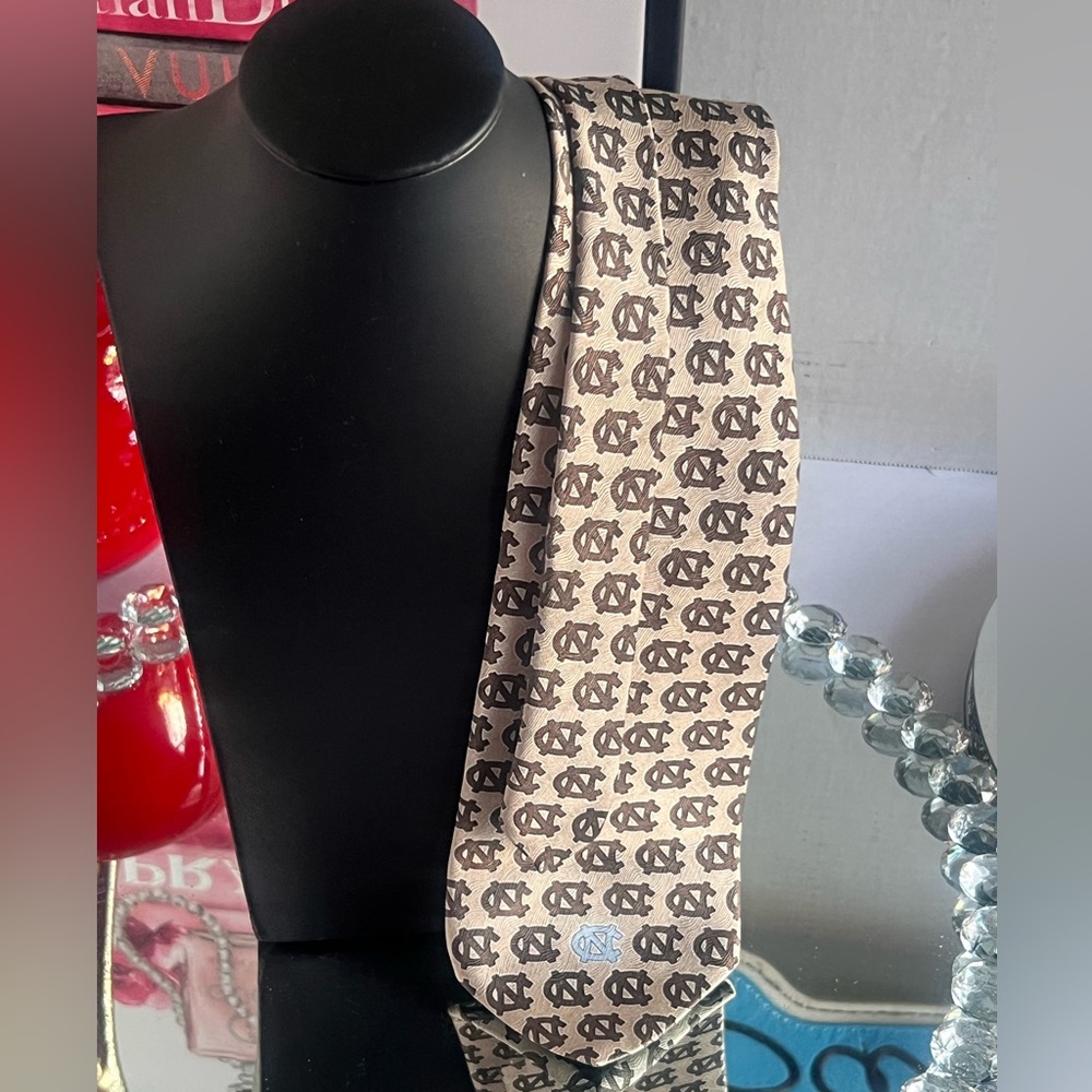 Vintage North Carolina Tar Heels  RM Sport 2000s tie